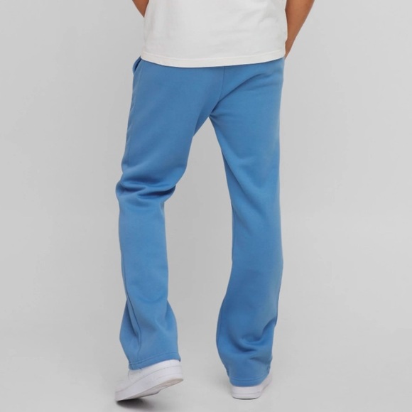 BoohooMAN Regular Fitt Gusset Sweatpants - Picture 2 of 4
